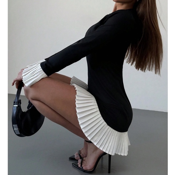 Short Black Dress White Skirt Cuff Pleated Trim Long Sleeve - Picture 1 of 9